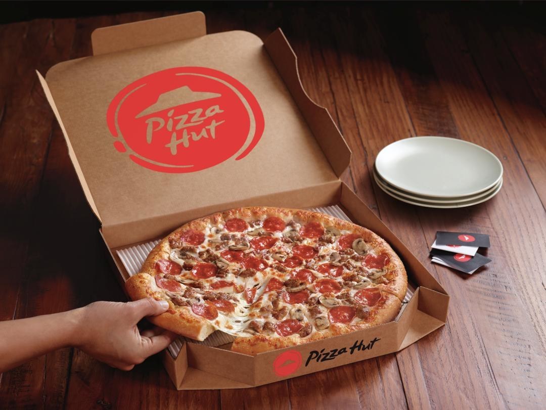 Dear Pizza Hut Fans Is There Any Way We Can Thank You For An Incredible Football Season