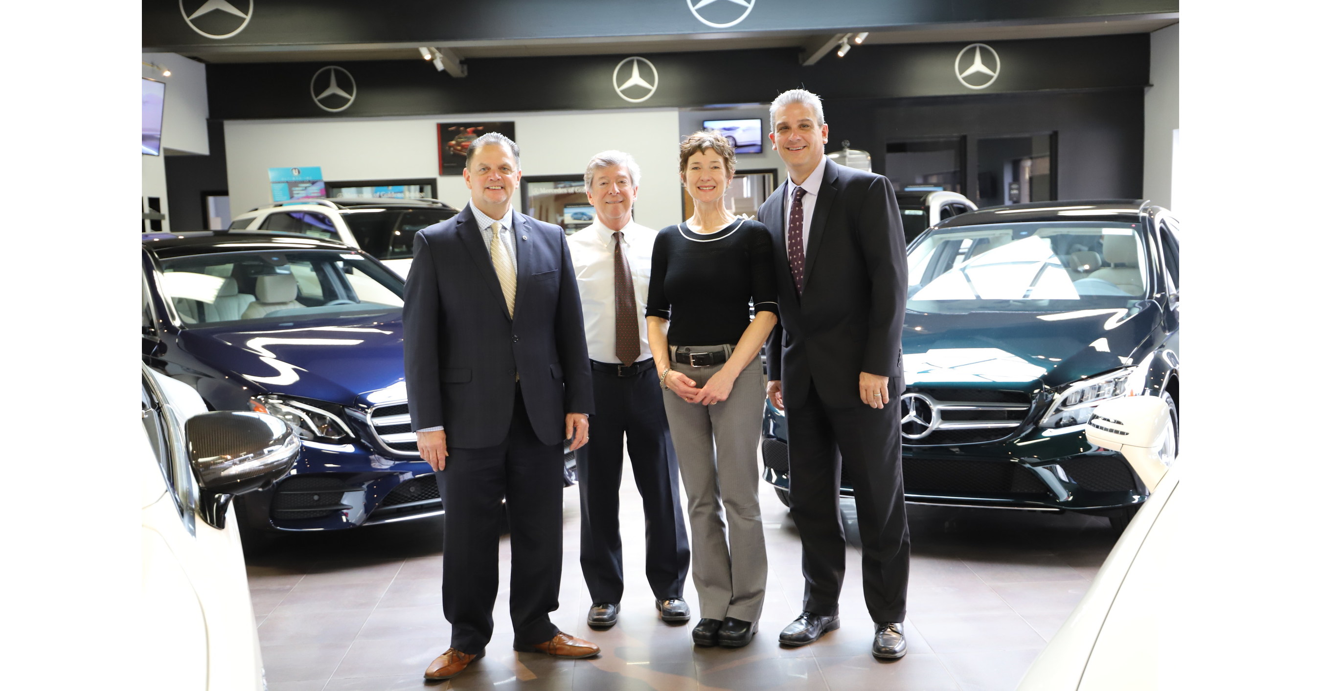 MercedesBenz of Goldens Bridge Fights Hunger With The Community Center of Northern Westchester