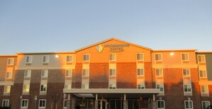 WoodSpring Suites Debuts First Hotel in Oregon