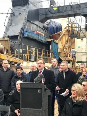 Minister Wilkinson takes part in International Year of the Salmon's Gulf of Alaska Expedition Send-Off
