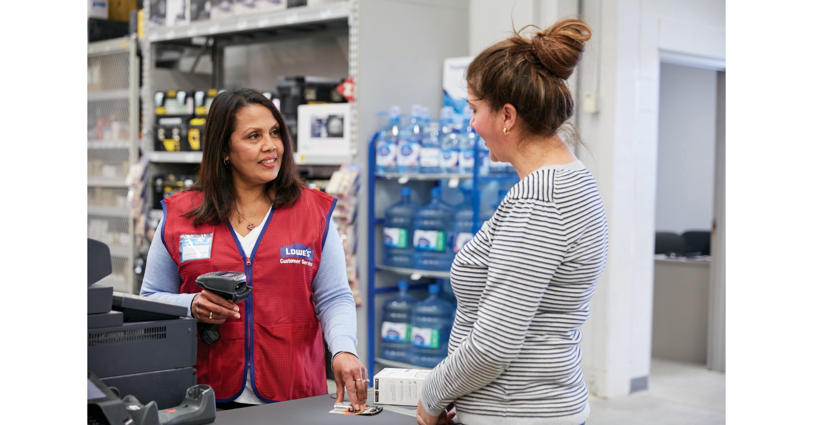 /R E P E A T Lowe's Canada is recruiting to fill more than 6,350