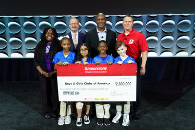 At the BSRO National Leadership Conference: (L to R) Members of Boys & Girls Clubs of Greater Dallas with Jim Clark, president and CEO, BGCA, Evander Holyfield, BGCA Alumni Hall of Fame Member, Joe Venezia, president, BSRO.