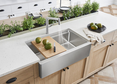 Reinventing the farmhouse sink, the BLANCO QUATRUS R15 ERGON is a contemporary style.