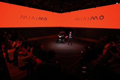 SEAT President Luca de Meo presenting the Minimo at the Mobile World Congress (PRNewsfoto/SEAT)