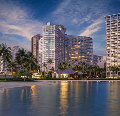 Situated on a stretch of soft white sands on Waikiki Beach, the Waikiki Marina Resort at the Ilikai provides easy access to famed Waikiki Beach, Ala Moana Shopping Center, and a host of activities such as surfing, snorkeling, whale-watching and more.