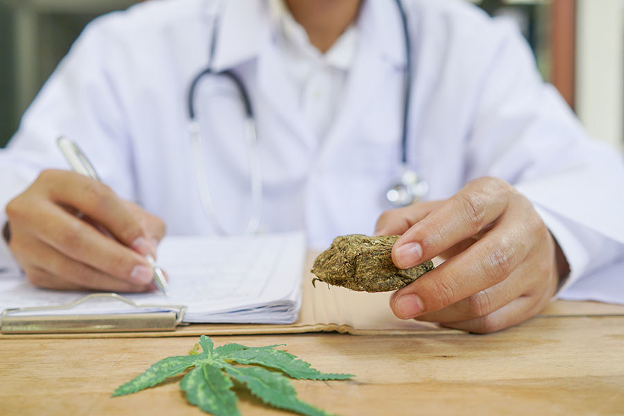 More than 300,000 Canadians are choosing cannabis for medical treatment. (CNW Group/The Great-West Life Assurance Company)