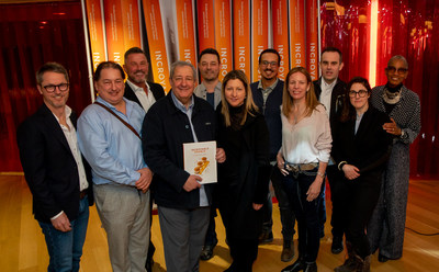 Philippe Mollé (at the centre) with the Maple Culinary Ambassadors (CNW Group/Producteurs et productrices acéricoles du Québec)