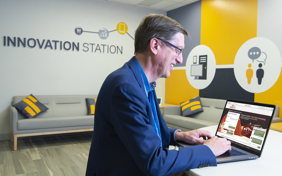 Greg Simpson, Chief Technology Officer and Artificial Intelligence leader at Synchrony, a premier consumer financial services company, chats with Synchrony’s intelligent virtual assistant – Sydney.