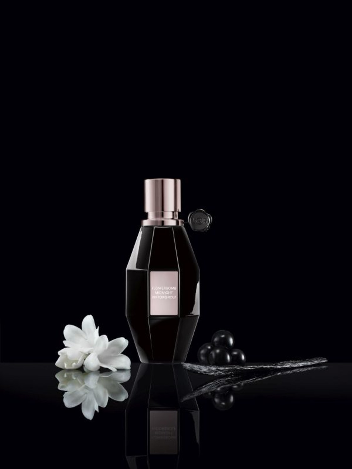 Anya Taylor Joy Is The Face Of Viktor Rolf S New Fragrance Flowerbomb Midnight