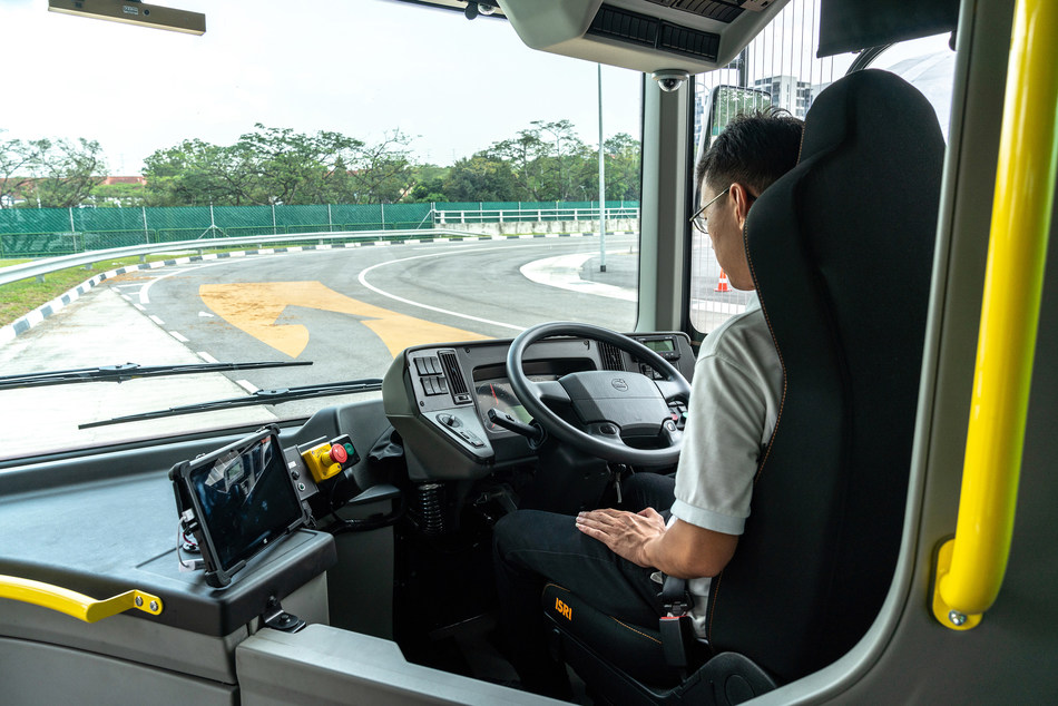 Autonomous bus 2 (PRNewsfoto/Volvo Bus Corporation)