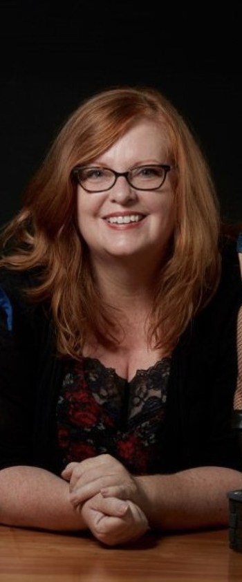 To celebrate female superheroes taking off in Hollywood and on eBay, the online marketplace partnered with legendary comic book writer Gail Simone to launch the world’s first online shop dedicated to superheroines.