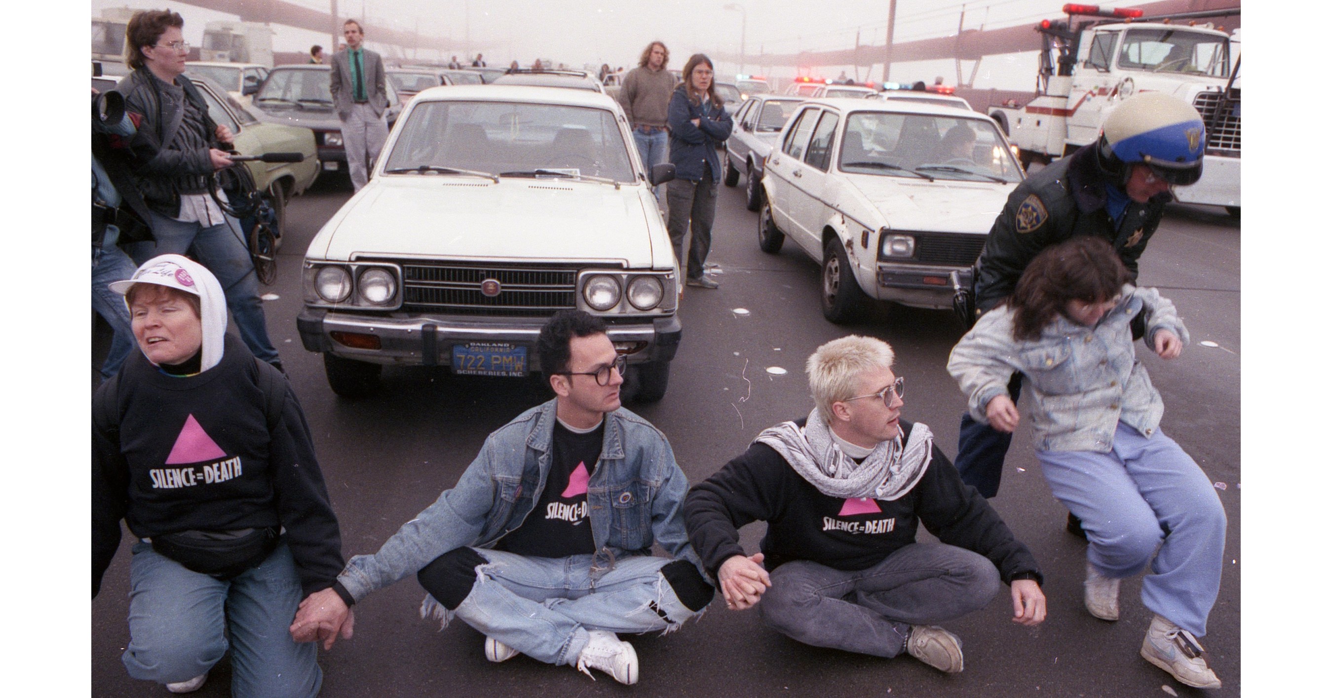 La primera exposición de museo de su clase que explora la historia y  cultura LGBTQ+ abre en el Oakland Museum of California en abril de 2019