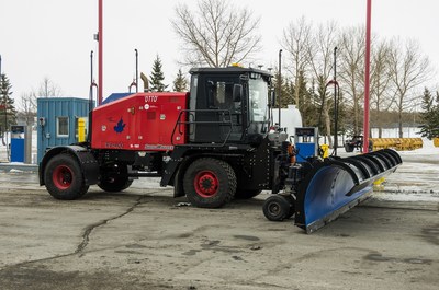 A shot of North America's first autonomous airport snowplow, Otto. (CNW Group/Winnipeg Airports Authority Inc.)