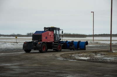 Otto, North America's first autonomous airport snowplow, at Winnipeg Richardson International Airport. (CNW Group/Winnipeg Airports Authority Inc.)