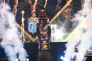 Hometown Favorite Wins Bassmaster Classic Before Record Crowds in Knoxville