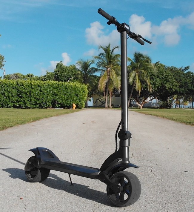 Innovative and sleek design make the WideWheel pretty unique in the electric scooter category