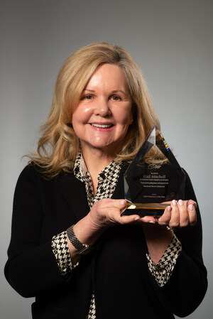 Gail Mitchell Receives Invested in Giving Back™ Volunteer of the Year Award