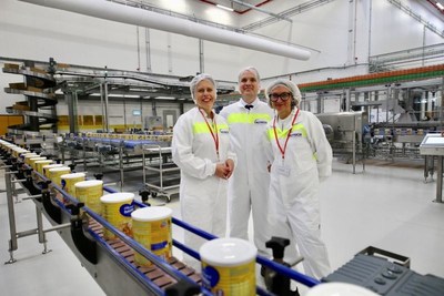 Deputy Prime Minister of the Netherlands, Carola Schouten (L) pictured with head of Danone’s Specialized Nutrition business, Véronique Penchienati-Bosetta (R) and Factory Director, Sijmon Hage, at opening of Danone’s new €240 million specialized infant formula factory in Cuijk, the Netherlands.