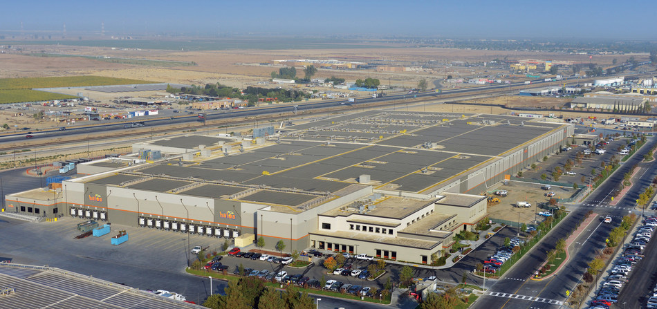 Wonderful Halos plant solar rooftop (Delano, CA). One of the largest privately-owned single-site solar rooftops in the U.S.