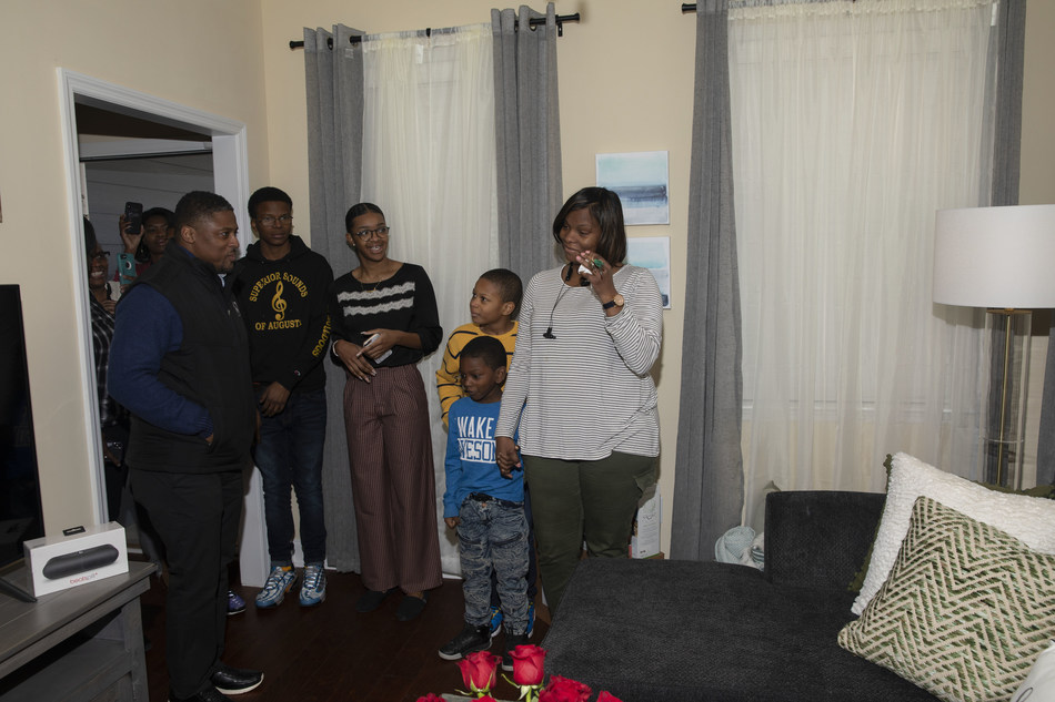 The presentation of the home to Valencia and her family was the 169th by Warrick Dunn Charities’ (WDC) HFTH program, which assists single parents in becoming first-time homeowners. In partnership with Aaron’s, WDC provides the materials necessary for long-term stability and the provisions required to make a meaningful impact on the parents and their families.