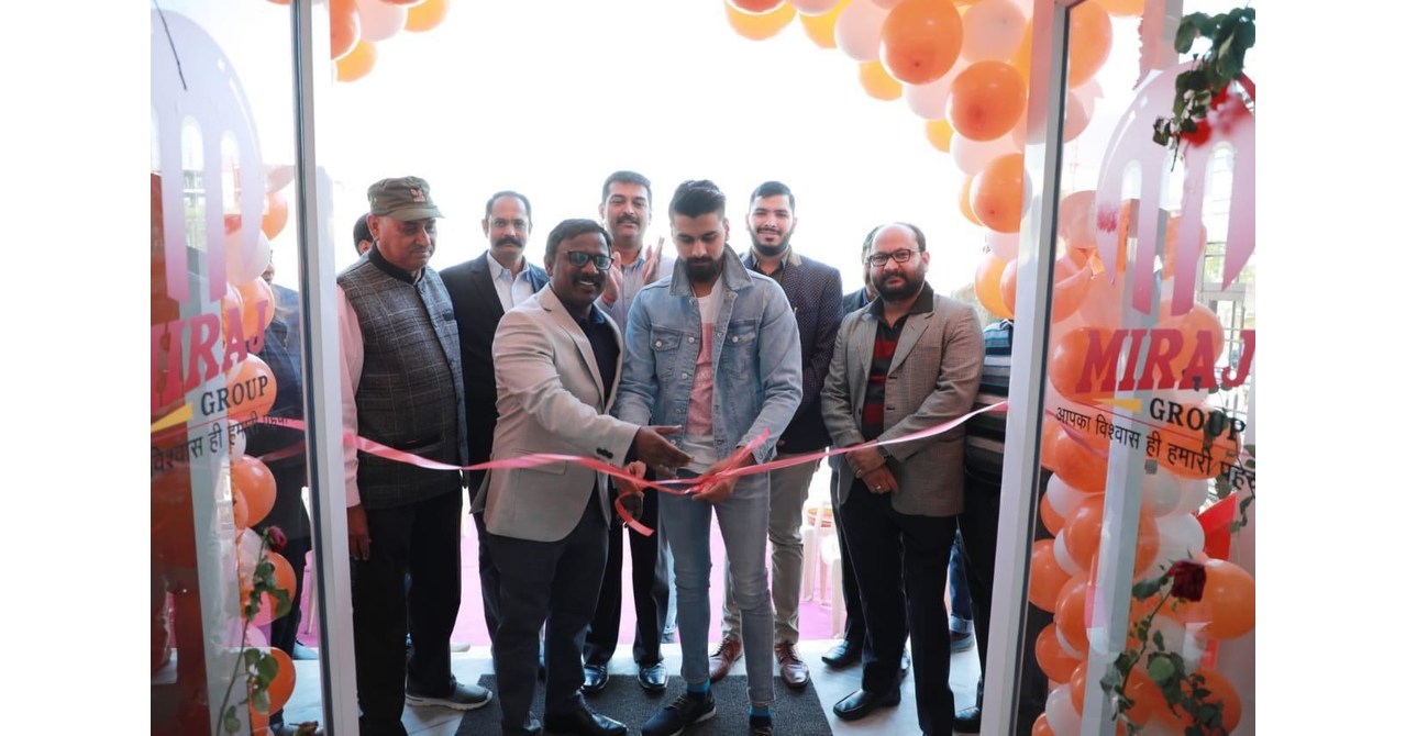 Mantraraj Paliwal, Vice Chairman, Miraj Group, Inaugurates Miraj Labels