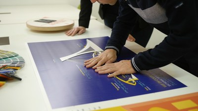 La maquette est annote en braille, afin d'aider  la comprhension pour les non-voyants (Groupe CNW/Parc olympique)