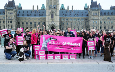 The Body Shop, its supporters and their pets marched on Parliament Hill in May 2018 to deliver over 600,000 signatures in support of a ban on cosmetic animal testing. (CNW Group/The Body Shop)