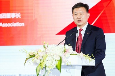 President of CEIBS Alumni Association and Chairman of Landsea Group, Tian Ming, told the audience that CEIBS has now “become an indispensable part” of his life.