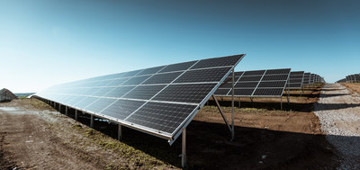 Beautiful Vita Solar plant in Kalynivka village, Mykolaiv region (CNW Group/TIU Canada)