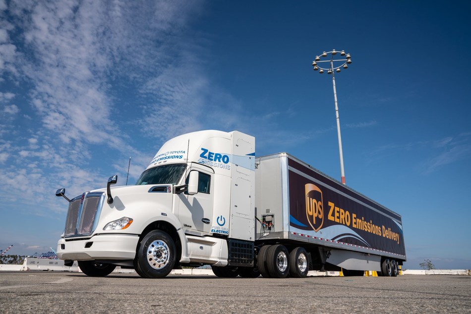 Toyota, Kenworth, the Port of Los Angeles and the California Air Resources Board (CARB) unveil the first of Toyota and Kenworth’s jointly developed fuel cell electric heavy-duty trucks (FCET).