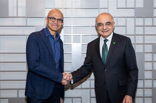 Bharat Masrani, Group President and Chief Executive Officer, TD and Satya Nadella, CEO of Microsoft today announce a strategic relationship to accelerate and fuel new and innovative banking experiences. (CNW Group/TD Bank Group)