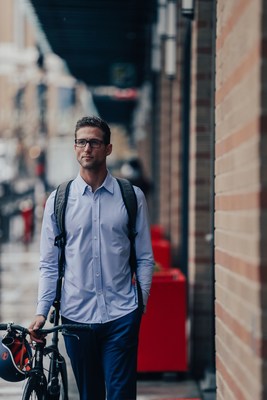 specificatie Ten einde raad autobiografie Rhone Launches Game-Changing "Commuter Dress Shirt" Bringing Men a Luxury  Performance Alternative that Will Take Them from the Bike to the Boardroom  | Markets Insider