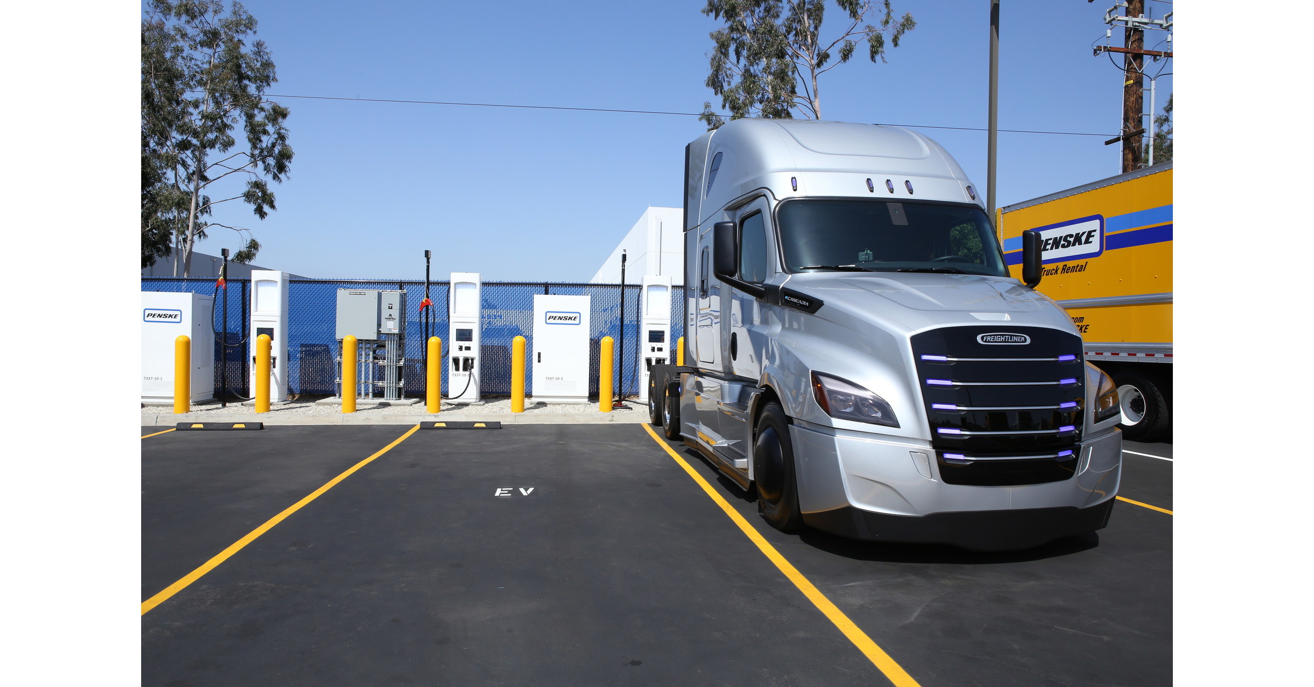 https://mma.prnewswire.com/media/876826/Penske_Truck_Leasing_heavy_duty_electric_vehicle_charging_station.jpg?p=facebook