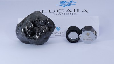 The 1,758 carat diamond recovered from the Karowe mine. (CNW Group/Lucara Diamond Corp.)