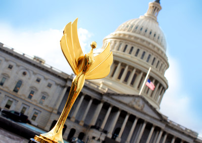 La estatuilla dorada de los Napolitan Victory Awards es considerada el 'Oscar de la política'