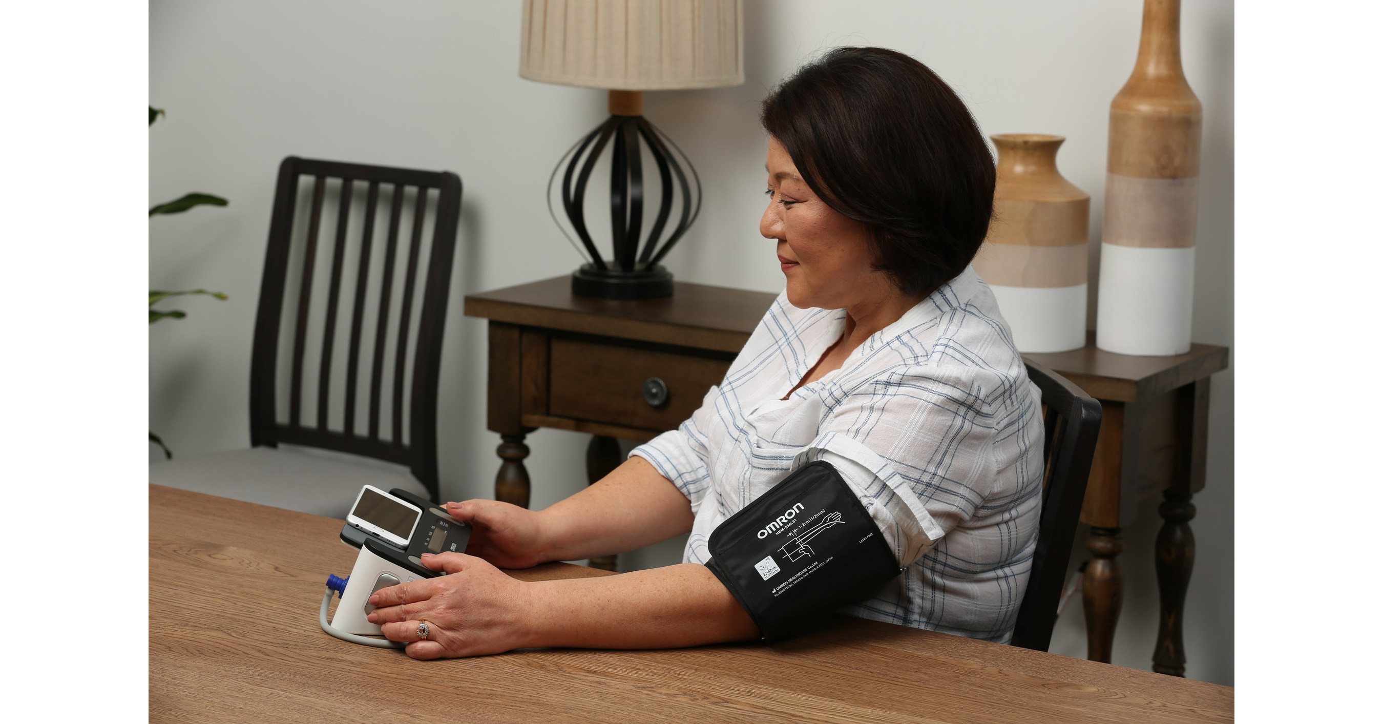 Omron Blood Pressure Monitor 10 Series Upper Arm - Sierra Auction
