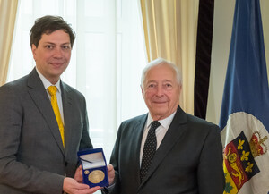 Steve Barakatt awarded the Lieutenant Governor's Medal for Exceptional Merit