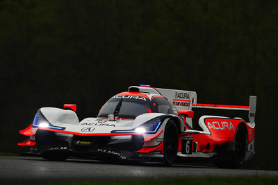 Dane Cameron and Juan Pablo Montoya took their Team Penske Acura ARX-05 to victory today at the Acura Sports Car Challenge at Mid-Ohio. (PRNewsfoto/Acura)