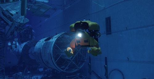 Houston Mechatronics Inc Unveils Underwater Transforming Robot Aquanaut At Nasa S Neutral Buoyancy Laboratory