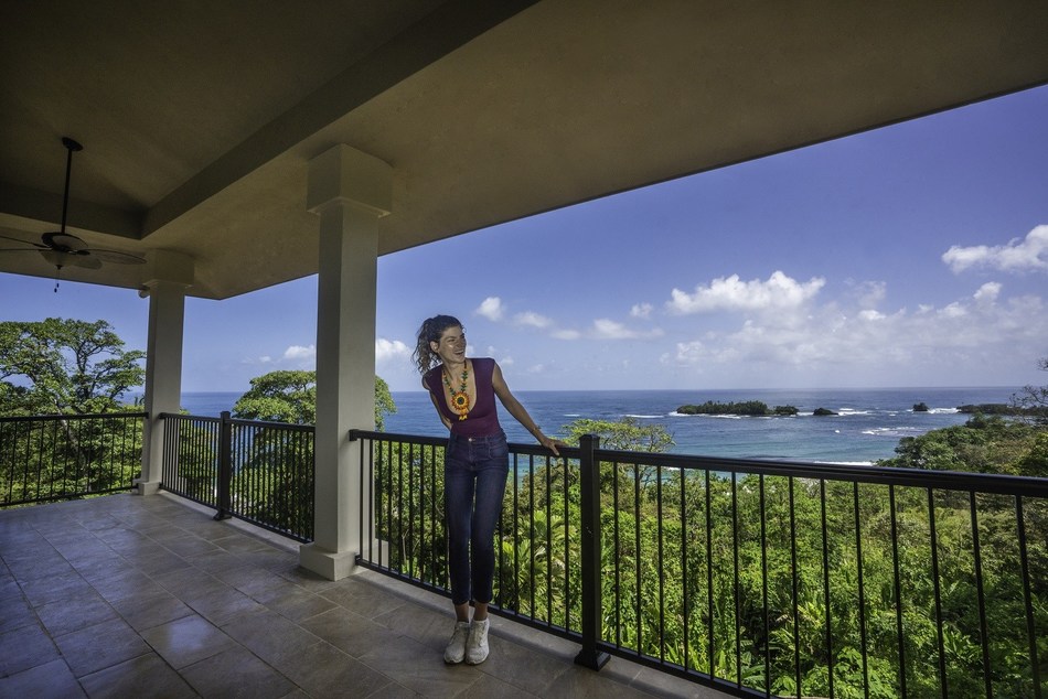 Stunning views of the Caribbean Sea from this Condo location.