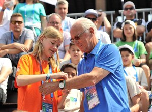Franz Beckenbauer, embaixador mundial do programa social infantil internacional Futebol pela Amizade, da Gazprom, vai compartilhar seus conhecimentos com jovens jogadores de todo o mundo em Madri
