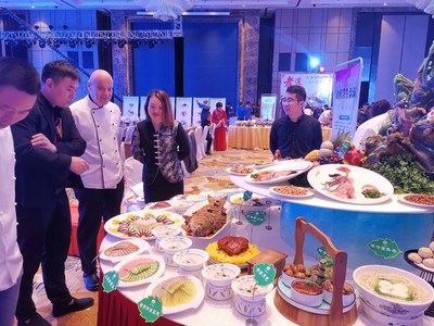 La comida de Xi'an brilla en el Festival de Comida Artesanal China 2019, en Xi'an, Shannxi, China (PRNewsfoto/Xi'an Municipal Government)