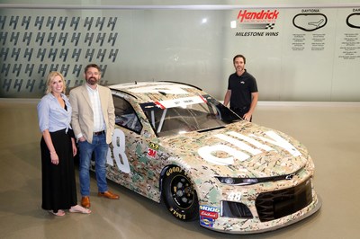 Driving legend Jimmie Johnson is joined by Laine and Lori Donlan as a special military-theme paint scheme is revealed in tribute to Army Sgt. Richard Donlan
