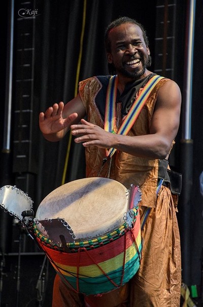 Carrefour du monde, avec Adama Daou le 26 mai, à 20 h, à la Maison culturelle et communautaire. (Groupe CNW/Arrondissement de Montréal-Nord (Ville de Montréal))