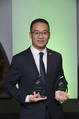 Air Canada remporte les prix de la Meilleure classe Économique Privilège et du Meilleur transporteur aérien pour les divertissements à bord du magazine Global Traveler (Groupe CNW/Air Canada)