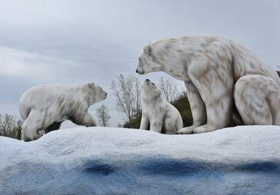 Polar Bear Family at Polar Splash (CNW Group/Marineland)