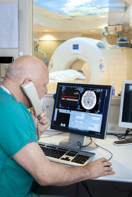 A clinician reviews results from the new ACCIPIO® Ax solution, which features SliceMap™, an integrated view showing all CT slices with suspected intracranial hemorrhage (ICH) without leaving their current workflow. ACCIPIO Ax is the second component of MaxQ AI’s ACCIPIO® ICH Platform, the complete ICH solution for stroke and head trauma assessment.