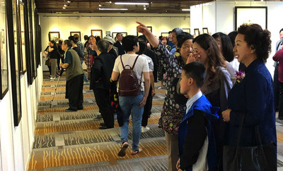 Dr. Yuhua Shouzhi Wang Art Exhibition at the Shanghai Exhibition Center visited by an overwhelming number of people.