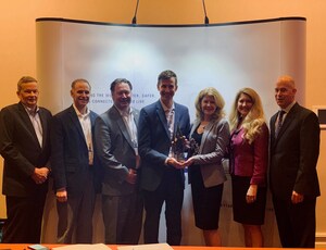 KEMET Recognizes Digi-Key with High Service Distributor of the Year Award