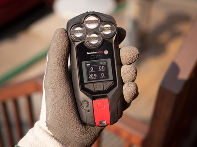 G7x satellite-connected safety solution links lone workers with live monitoring personnel, even when working in the most remote locations. (CNW Group/Blackline Safety Corp.)
